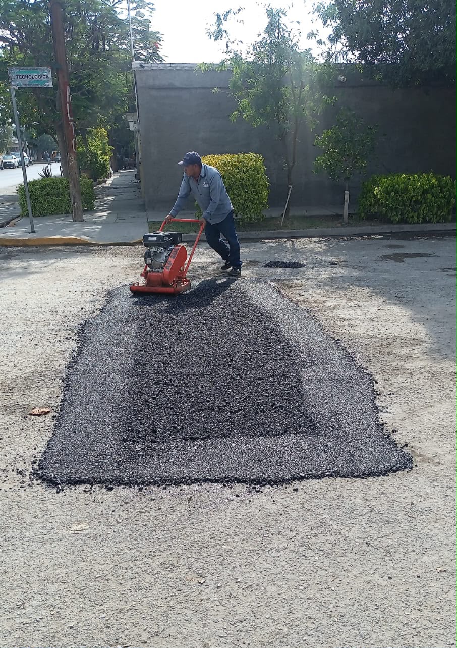 ACCIONES DE BACHEO NO SE DETIENEN PESE A&nbsp;LLUVIAS