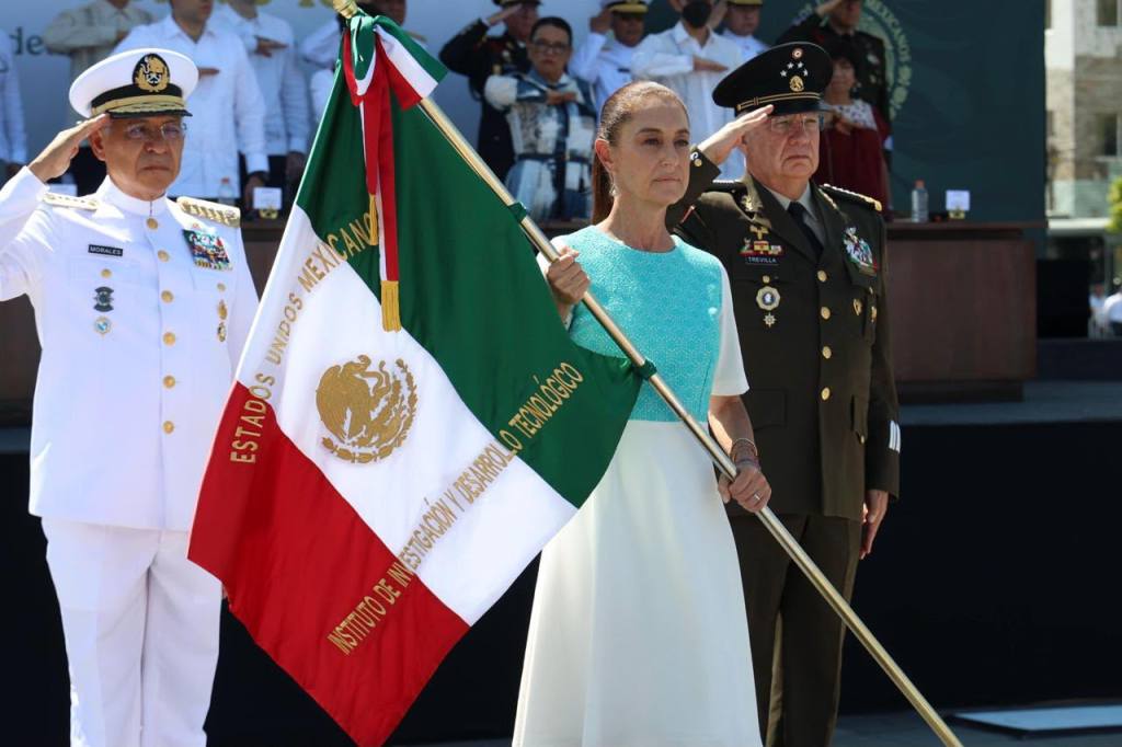 GRACIAS POR DEFENDER NUESTRA SOBERANÍA: PRESIDENTA CLAUDIA SHEINBAUM DESDE EL PUERTO DE VERACRUZ EN EL 205 ANIVERSARIO DE LA ARMADA DE MÉXICO Y A 202 AÑOS DE LA CONSTITUCIÓN DE 1824