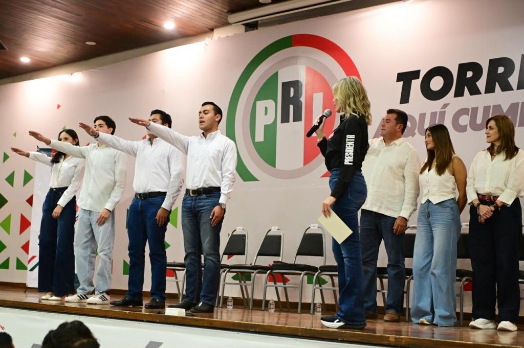 Toma Protesta David Garduño como presidente de la Asociación Universitaria&nbsp;Colosista