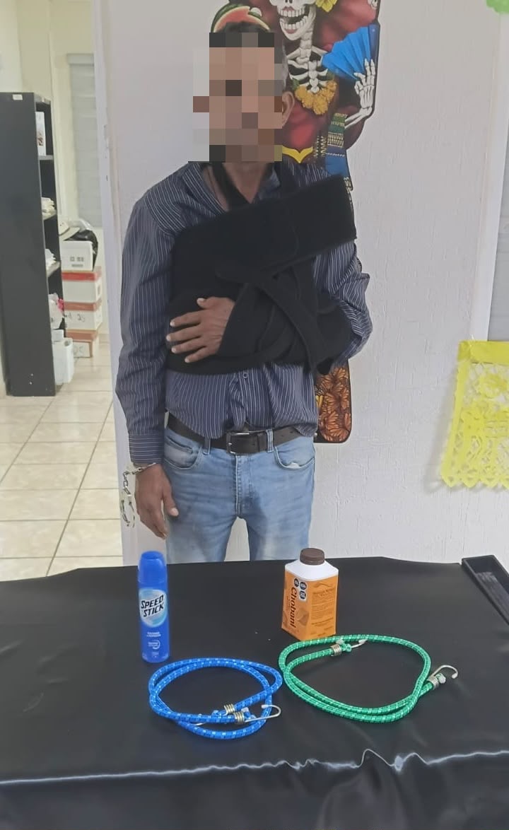 POLICÍA MUNICIPAL DETIENE A HOMBRE POR ROBO EN TIENDA DE&nbsp;AUTOSERVICIO