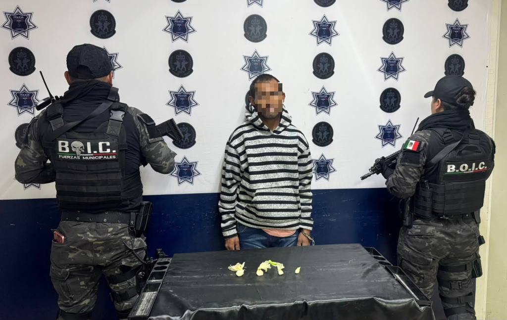 DSPM DETIENE A HOMBRE CON ENVOLTORIOS DE CRISTAL EN LA COLONIA SANTA&nbsp;SOFÍA