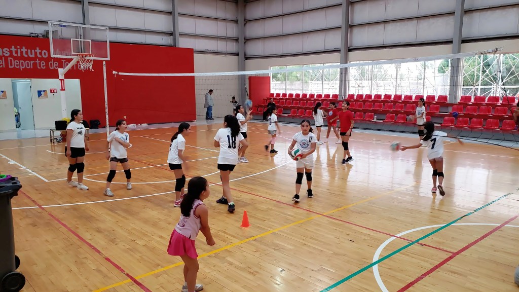 ACADEMIA DE VOLEIBOL DEL MULTIDEPORTIVO ORIENTE FORMA NUEVOS TALENTOS EN&nbsp;TORREÓN