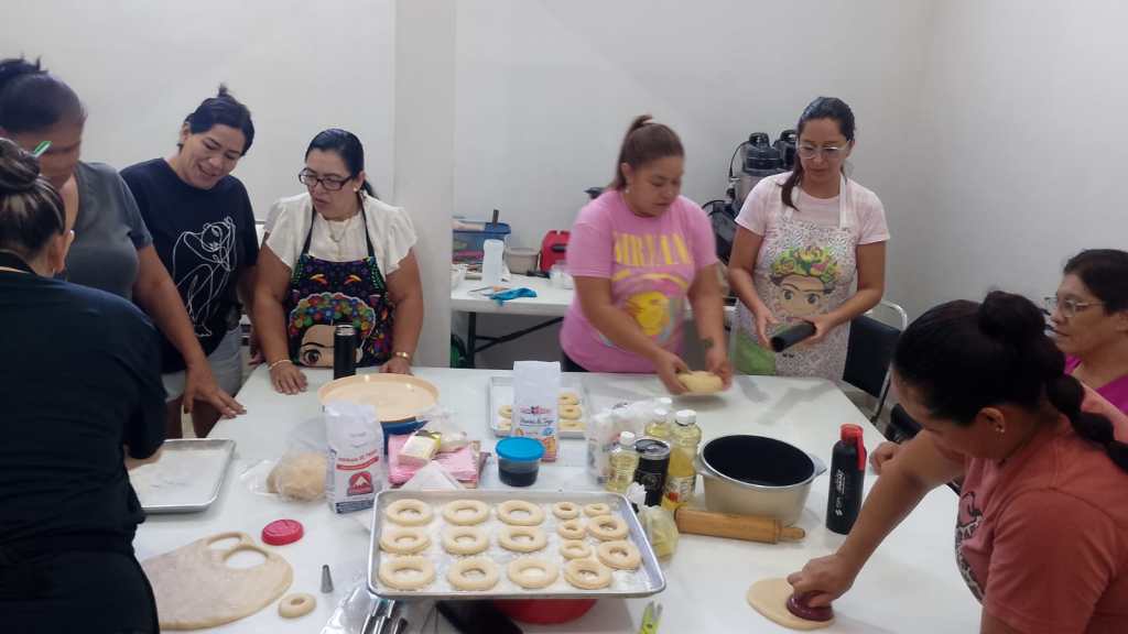 CAPACITAN A VECINOS DE NUEVA CALIFORNIA EN TÉCNICAS DE&nbsp;PANADERÍA