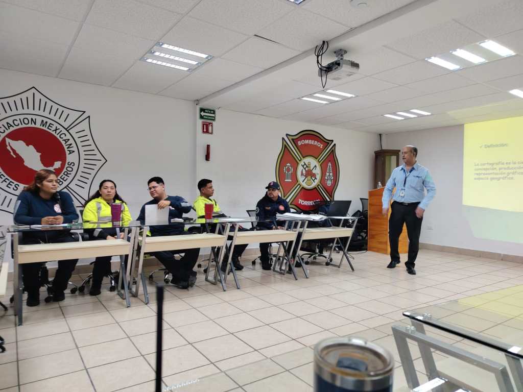 CAPACITAN A BOMBEROS DE TORREÓN EN CARTOGRAFÍA PARA MEJORAR LA ATENCIÓN DE&nbsp;EMERGENCIAS